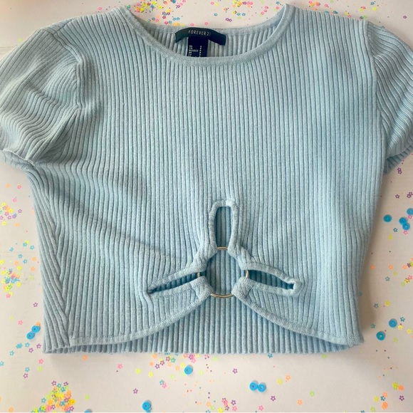 Crop top - Picture 1 of 1